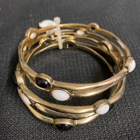 Bangle Bracelet Set - 5 pieces - Brand new W/tags - Fashion Jewelry - Great Gift - Picture 2 of 4